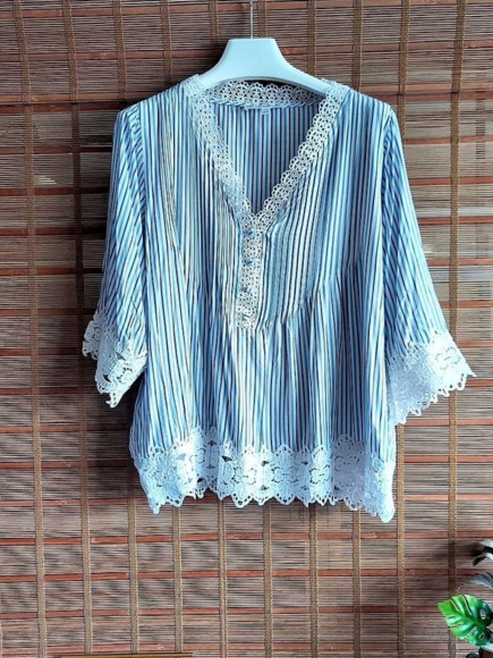 Shalsea & Theadore Striped Lace Tunic in Blue & White 1X Like New